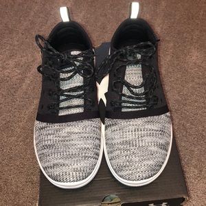 Under Armour Sneakers
